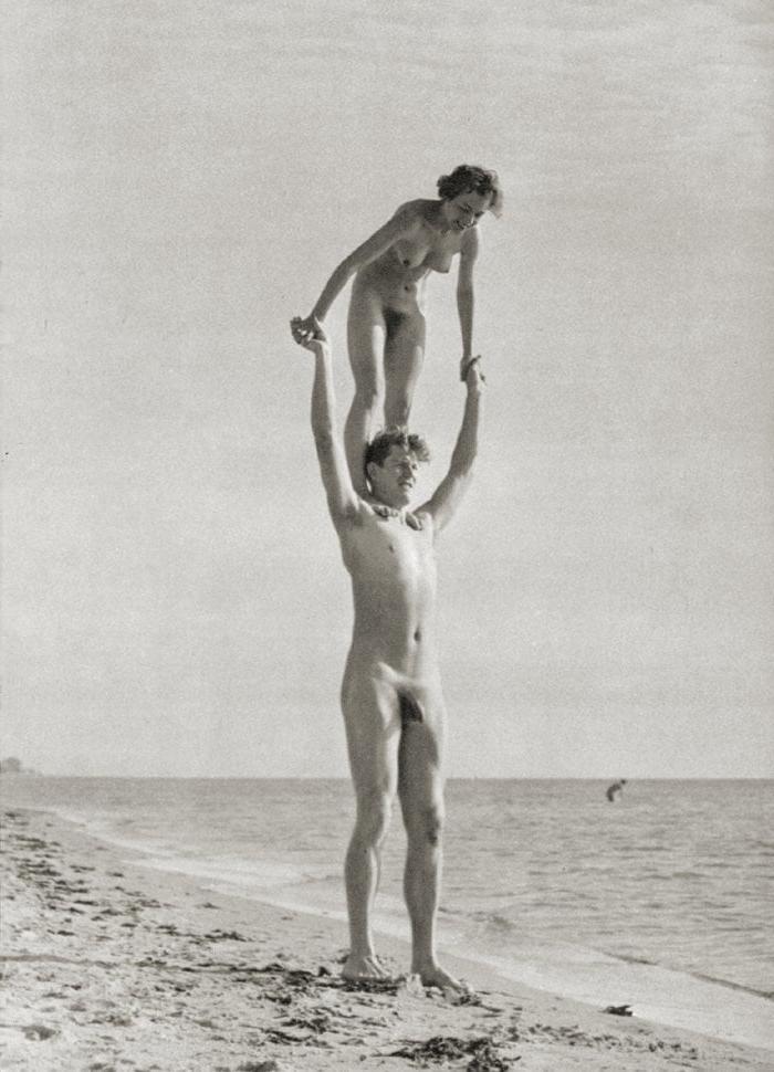 22P Naked people of vintage photos Vol. 14