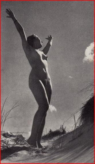 25P Naked people of vintage photos Vol. 16