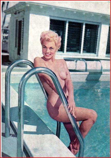 25P Naked people of vintage photos Vol. 16