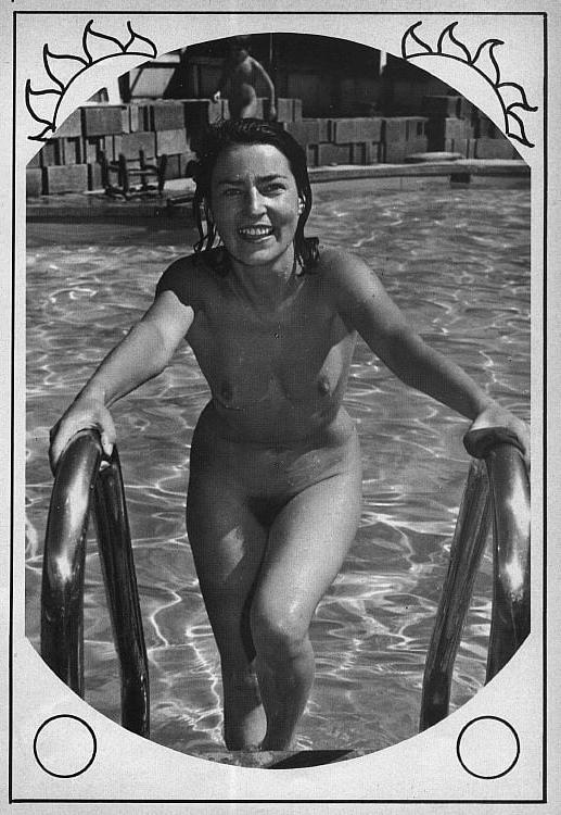 25P Naked people of vintage photos Vol. 16