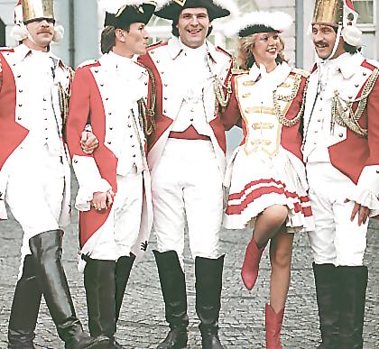 13P Blonde getting fucked by 4 medieval soldiers