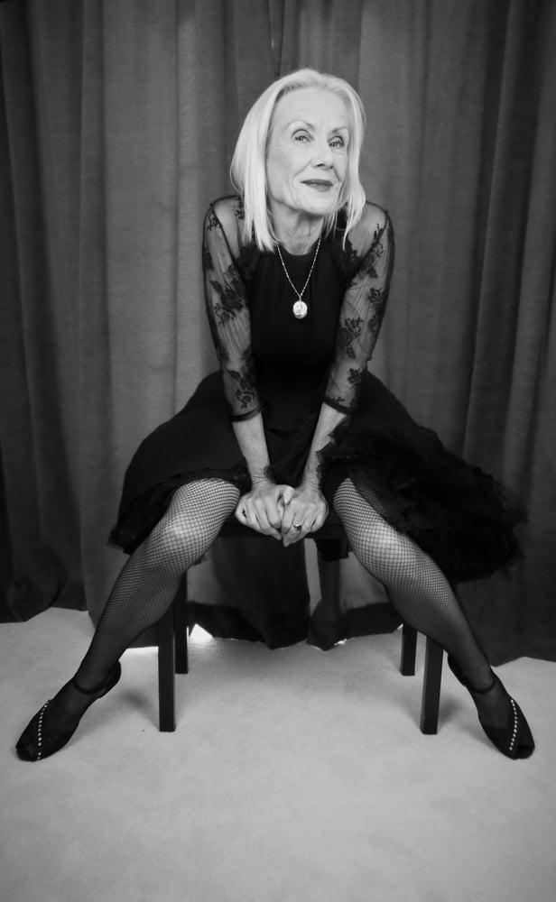 25P Pamela, sexy UK GILF Slut
