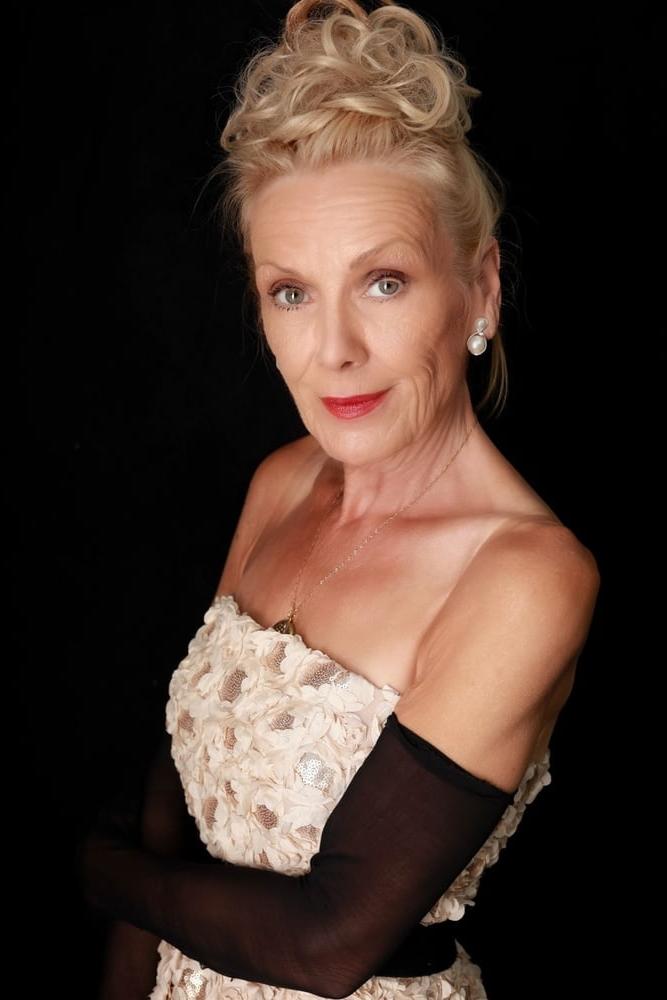 25P Pamela, sexy UK GILF Slut