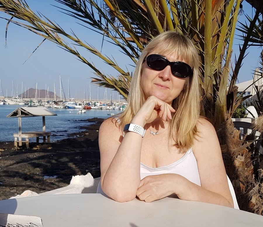 25P Pat, sexy britische GILF-Schlampe