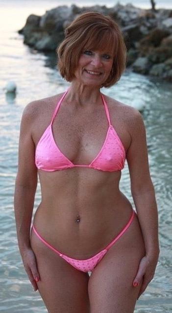 25P Hot GILF 24