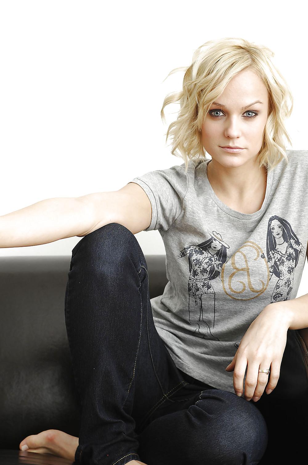 25P Mirjam Weichselbraun - So Cute And Sexy