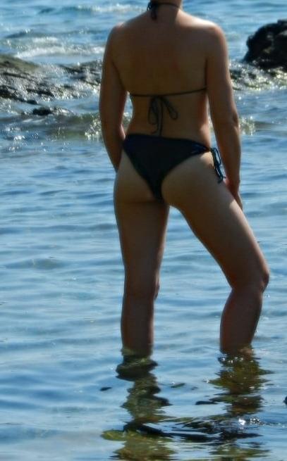 6P seins nus sur la plage