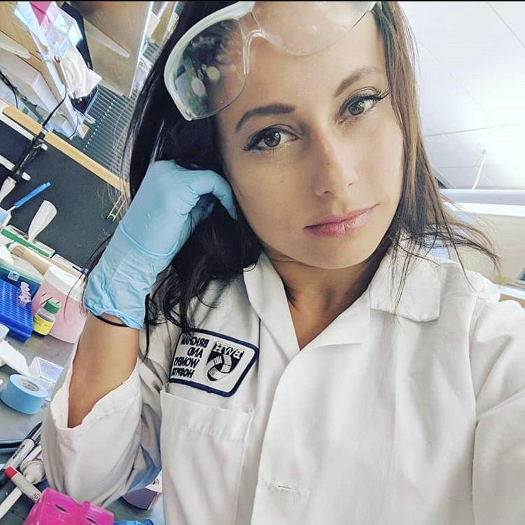 25P HOT PhD student at Yale University