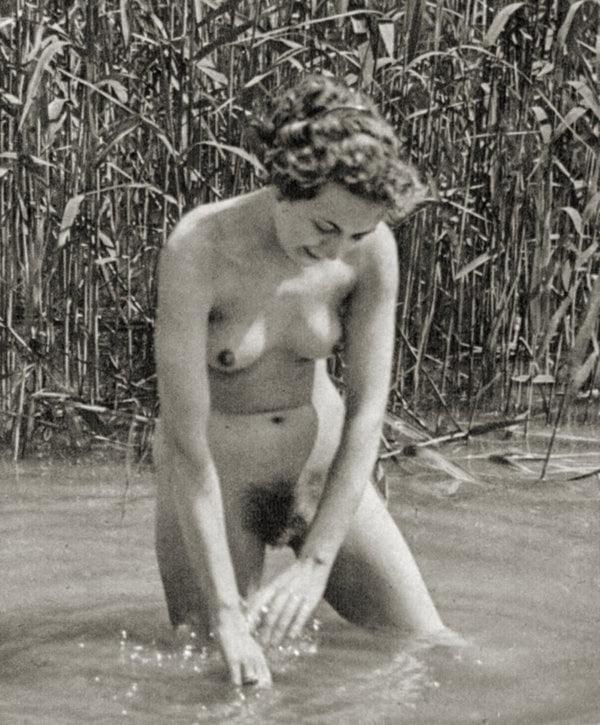 25P Naked people of vintage photos Vol. 12