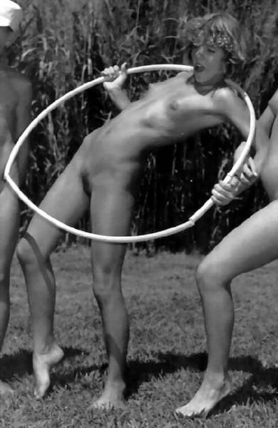 25P Naked people of vintage photos Vol. 13