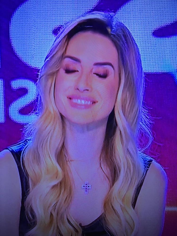 25P Italian sports showgirl