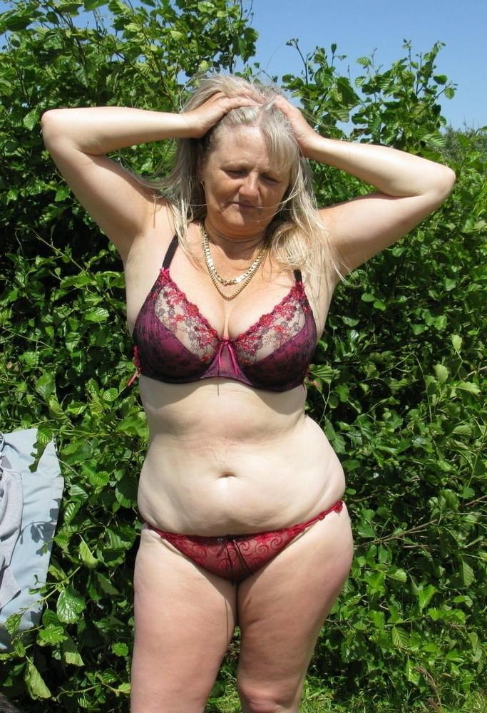 25P Heisse Maedchen 14