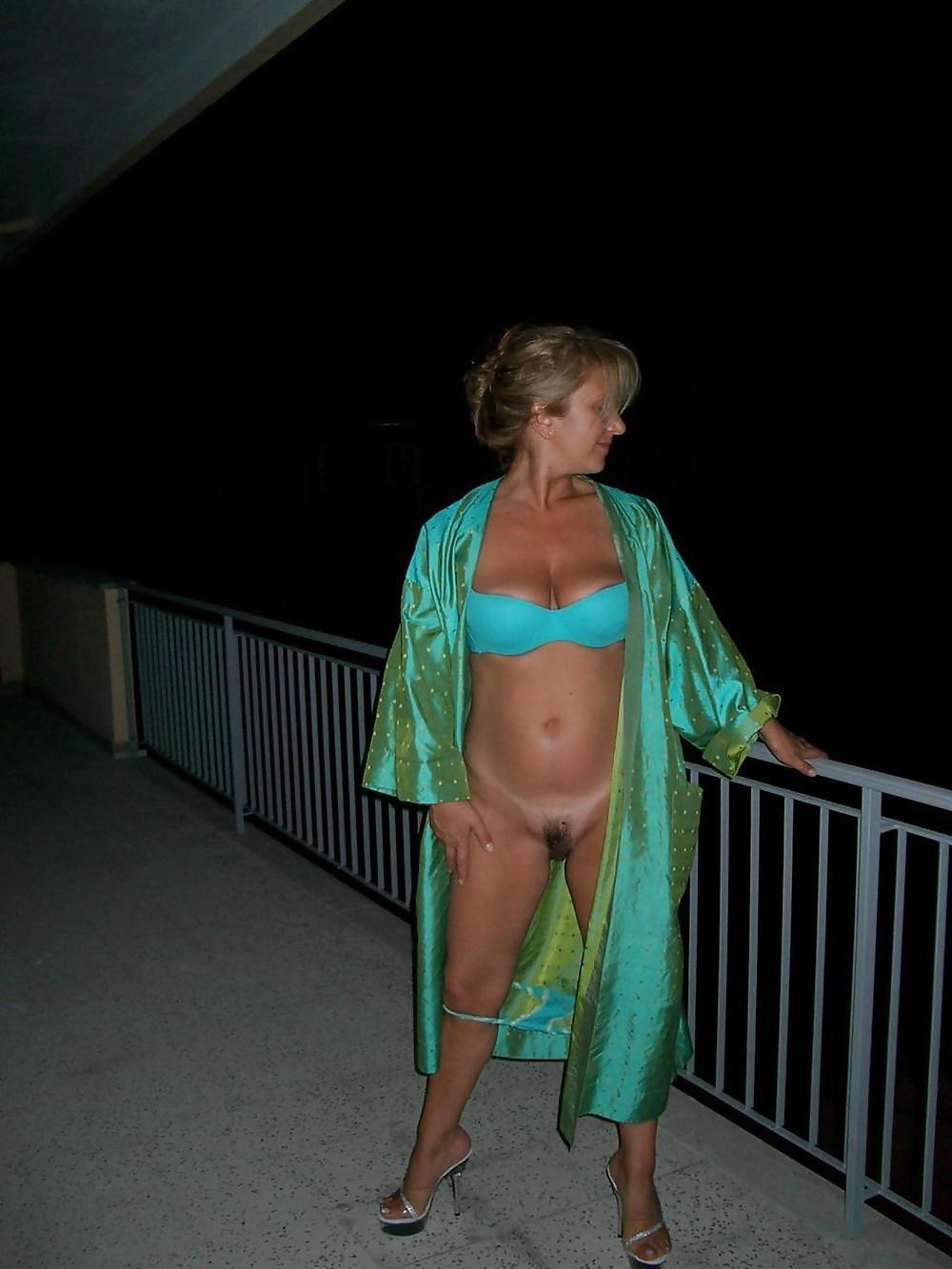 25P Sexy mature in action