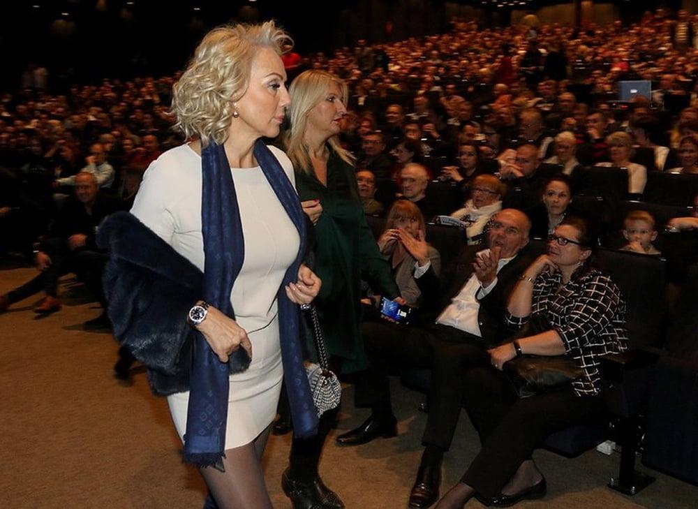 25P Bosnian Gilf Singer Lepa Brena