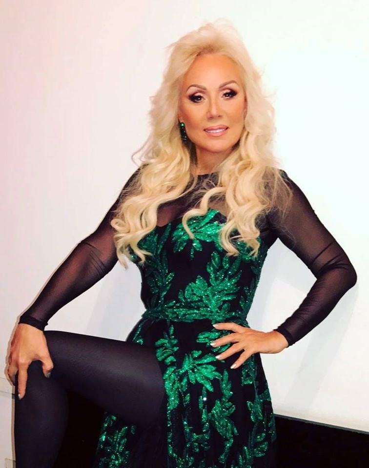 25P Bosnian Gilf Singer Lepa Brena