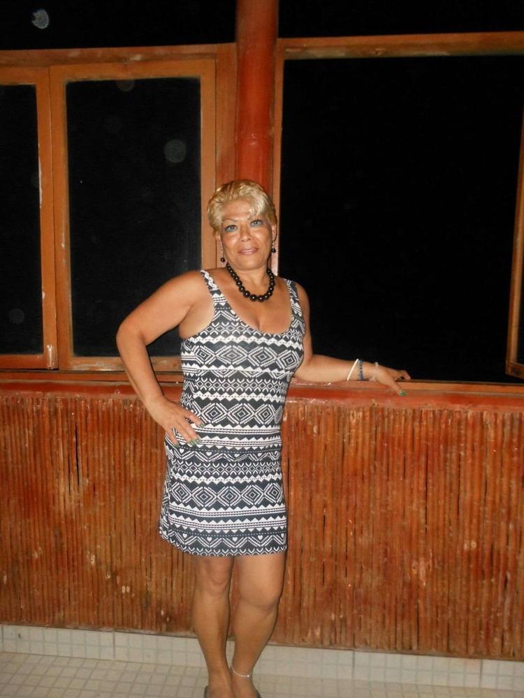 23P abuela bien rica