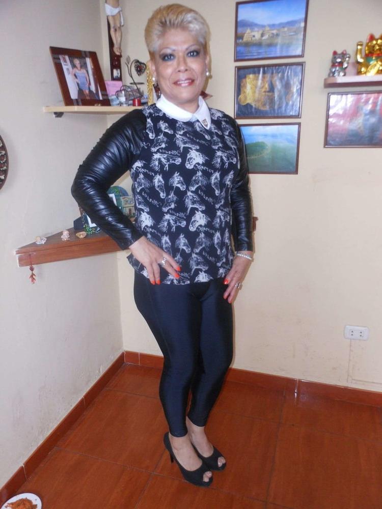 23P abuela bien rica