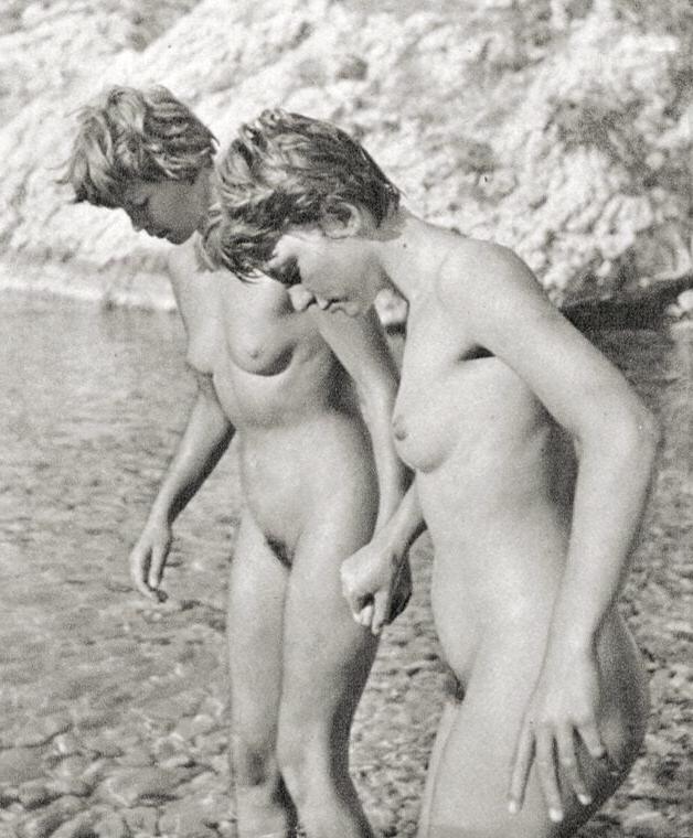 25P Naked people of vintage photos Vol. 10