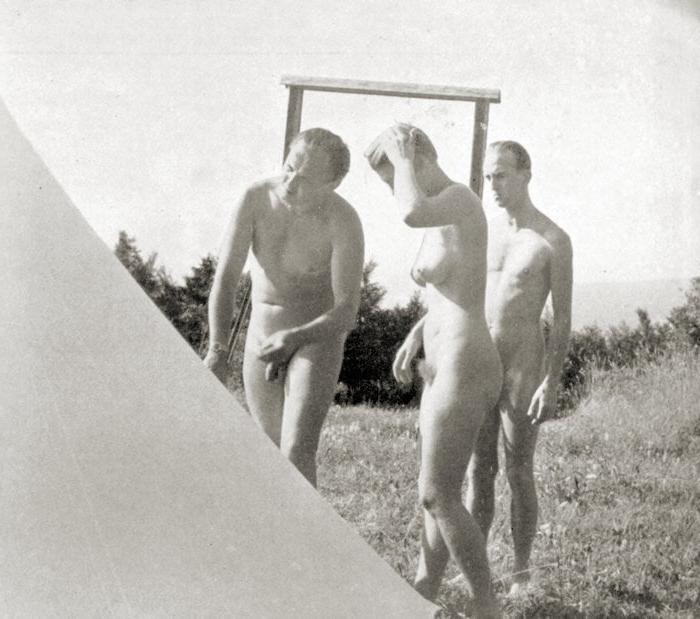25P Naked people of vintage photos Vol. 10