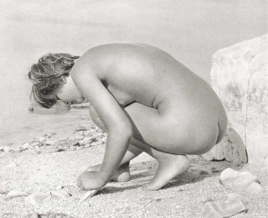 25P Naked people of vintage photos Vol. 10