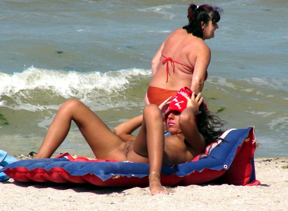 25P Swingers At the Beach #113