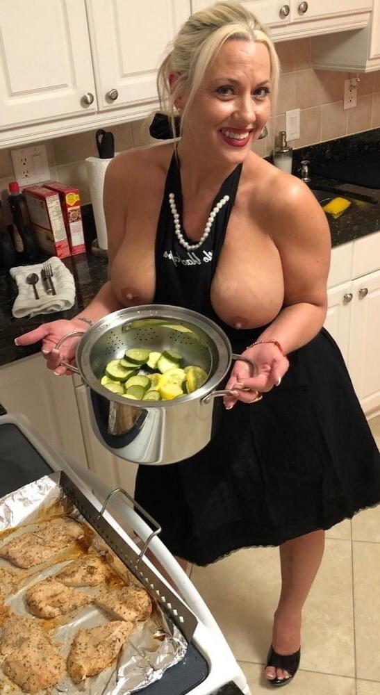 25P Milfs - Posing 81
