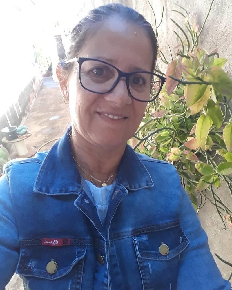 24P Simple and sexy gilf