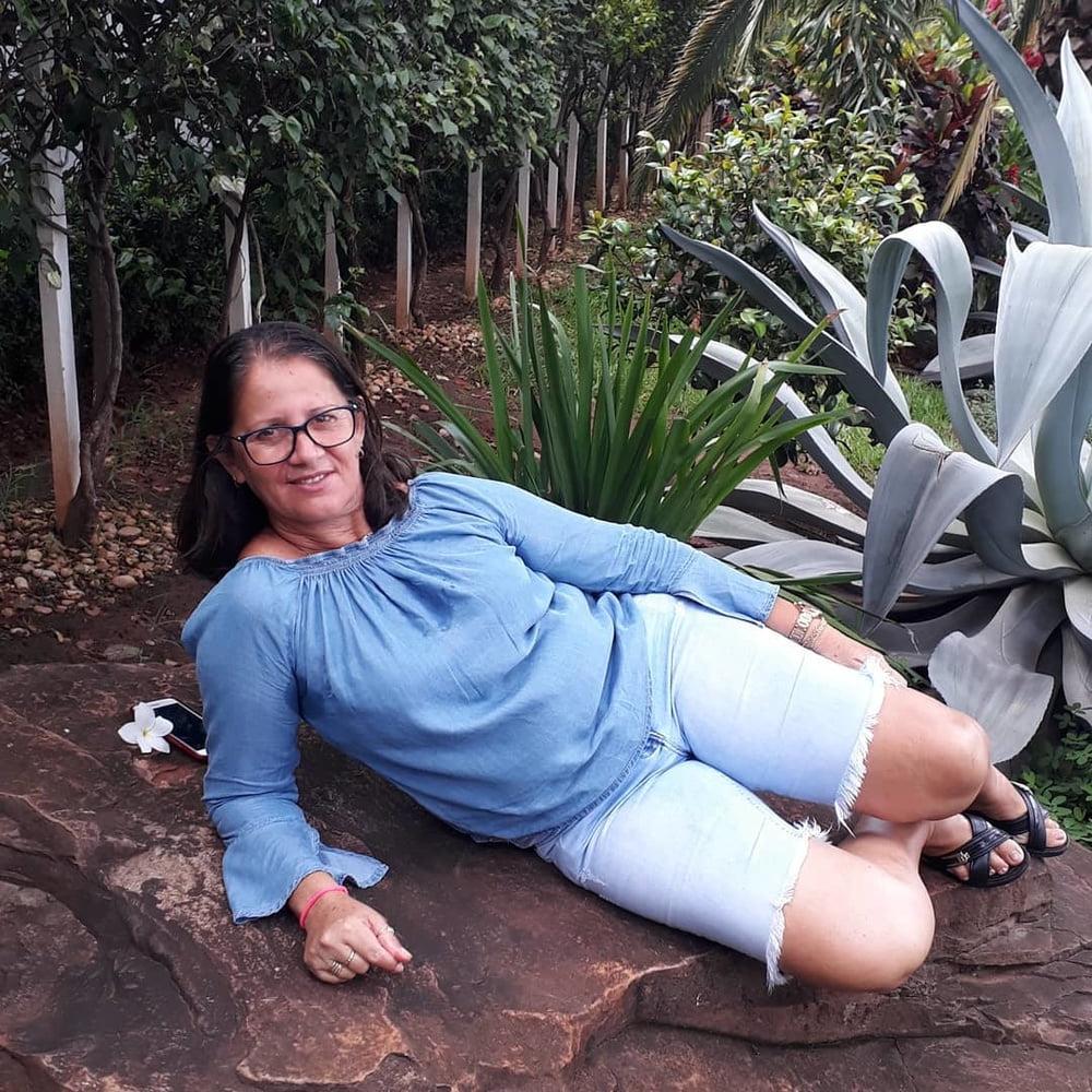 24P Simple and sexy gilf