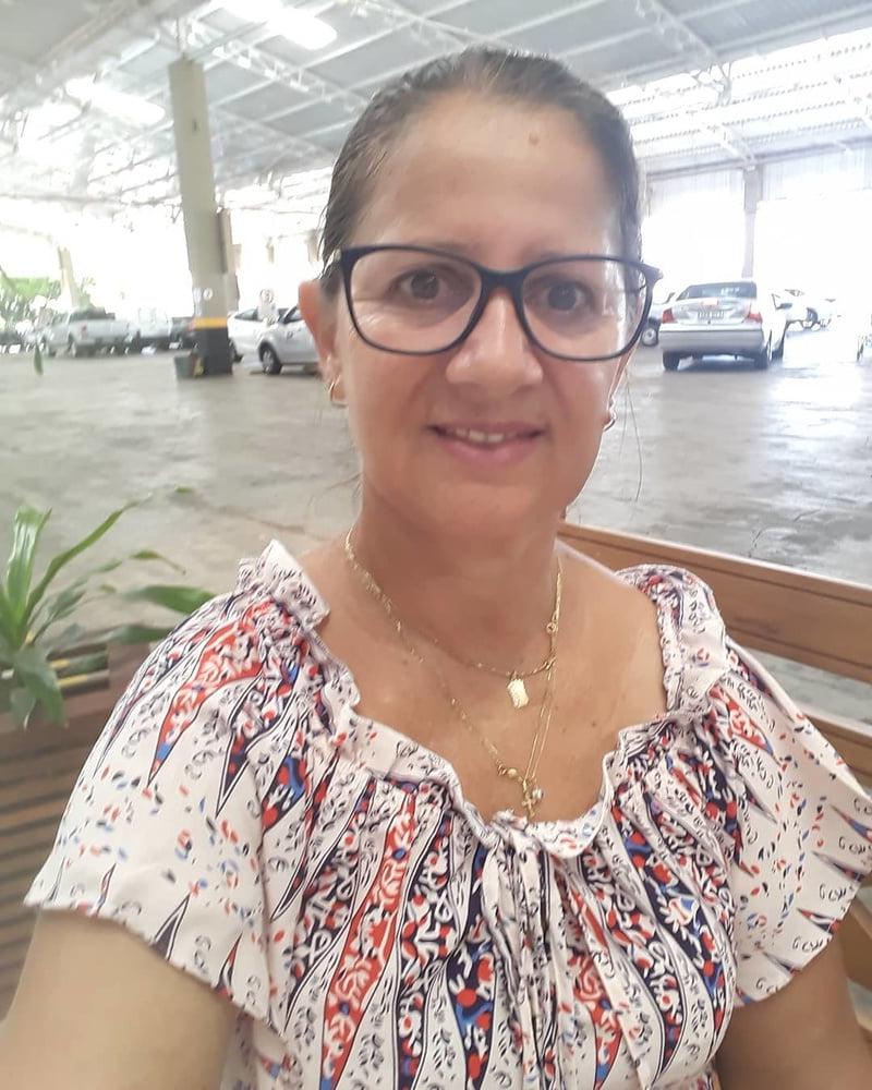 24P Simple and sexy gilf