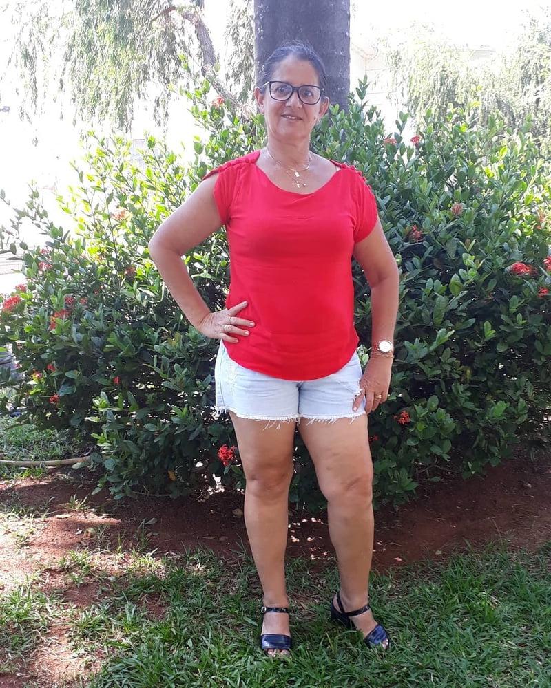 24P Simple and sexy gilf