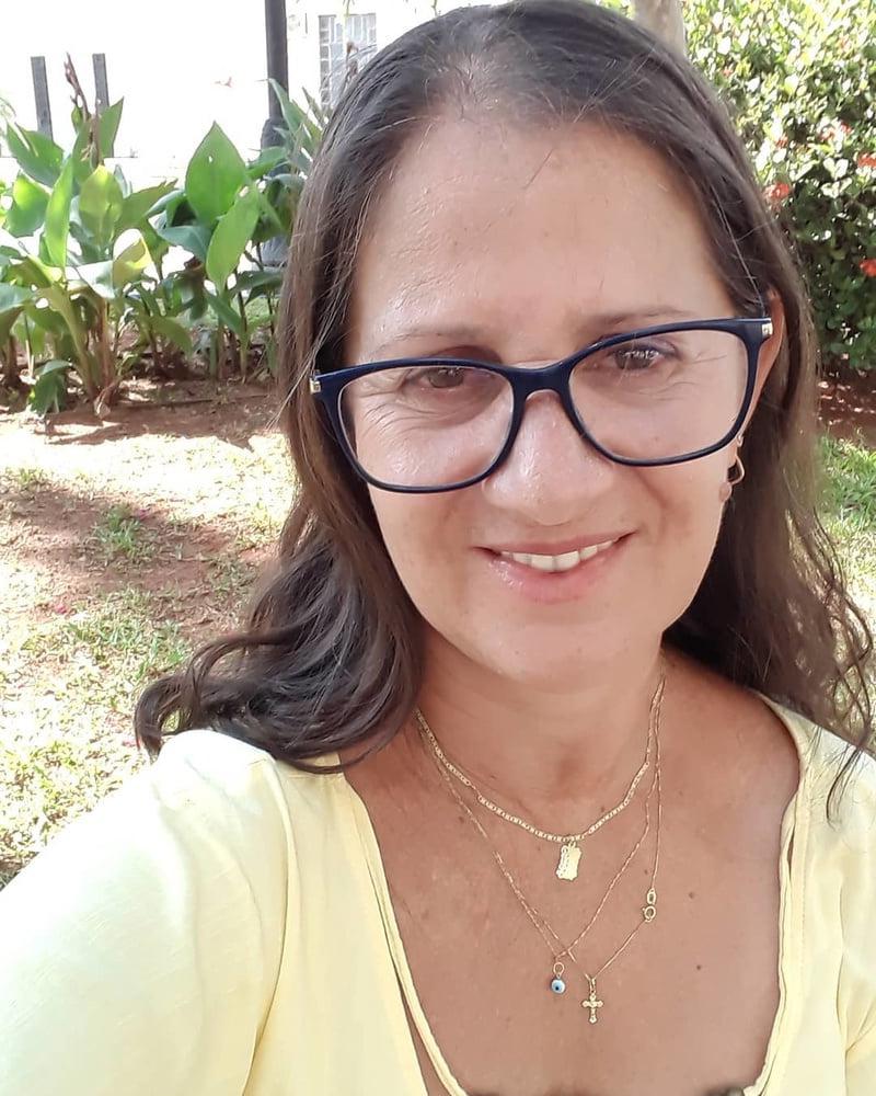 24P Simple and sexy gilf