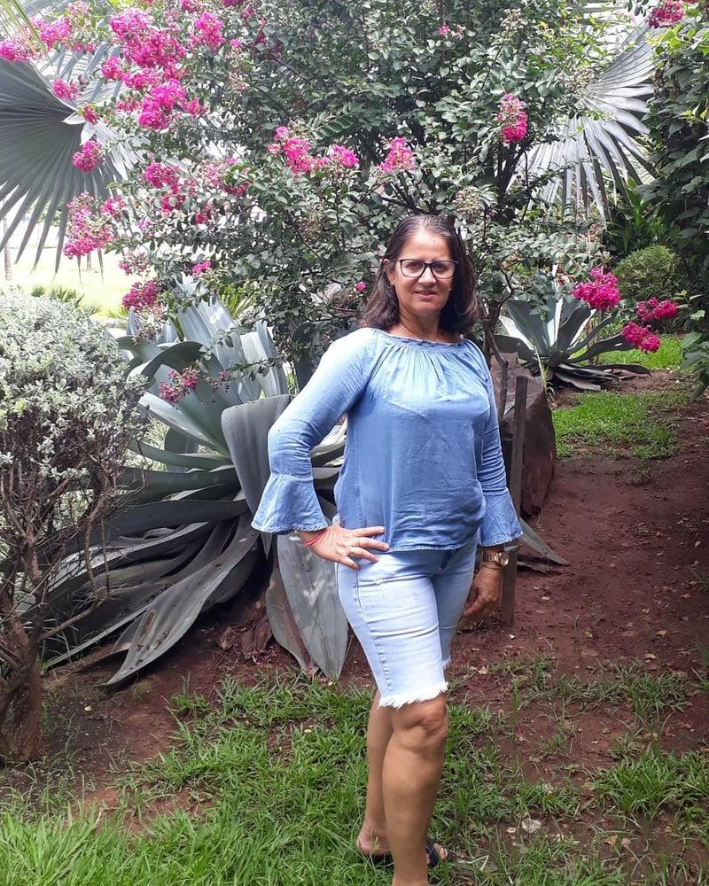 24P Simple and sexy gilf