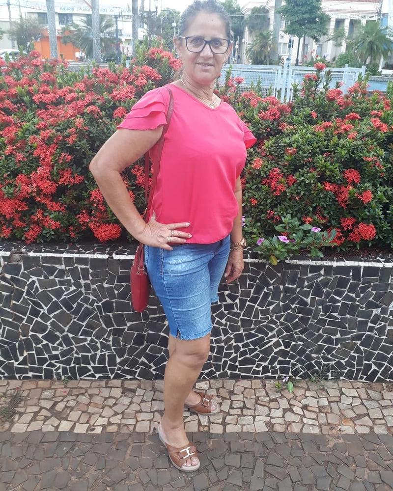 24P Simple and sexy gilf