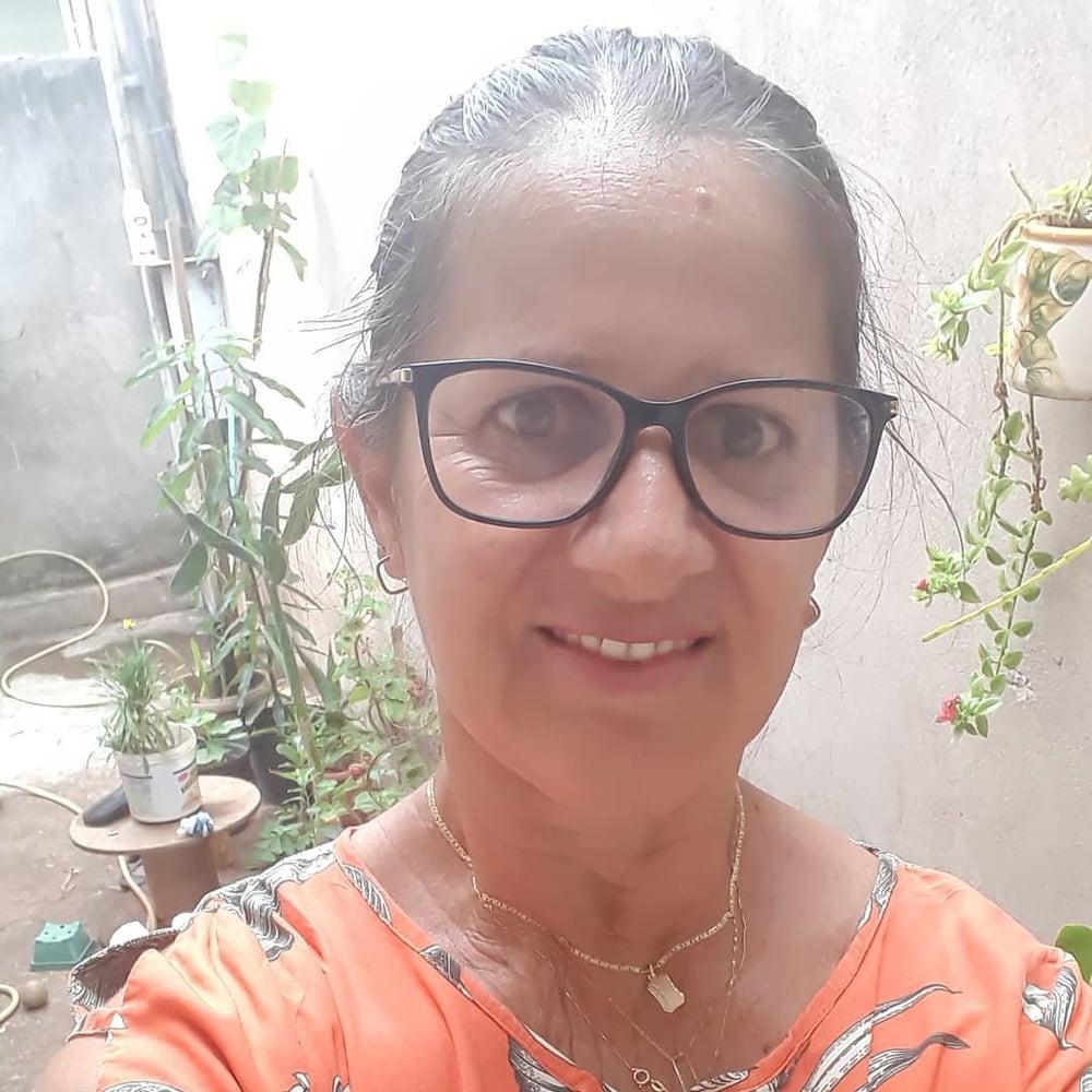 24P Simple and sexy gilf
