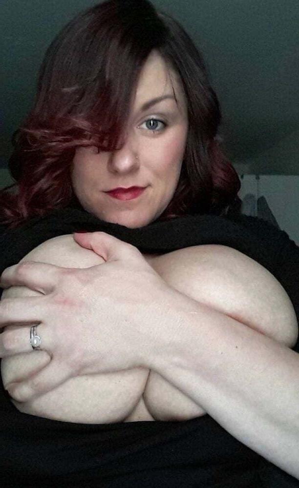 10P Tetona de ojos sexis
