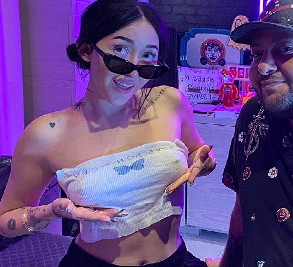 25P Noah Cyrus sexy pics celebrity