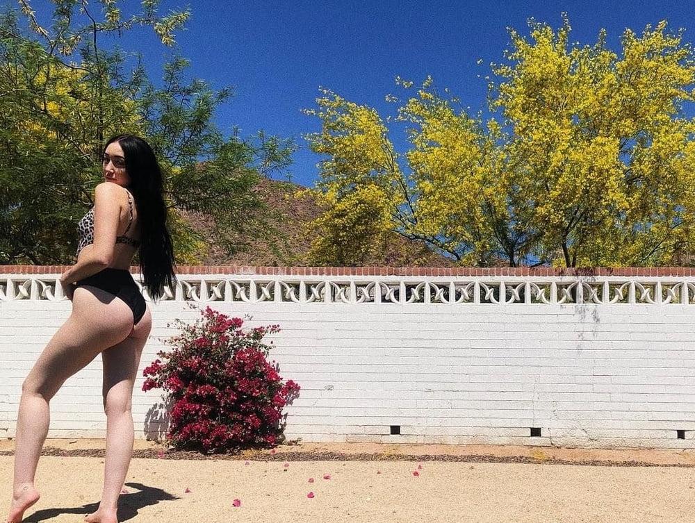 25P Noah Cyrus sexy pics celebrity