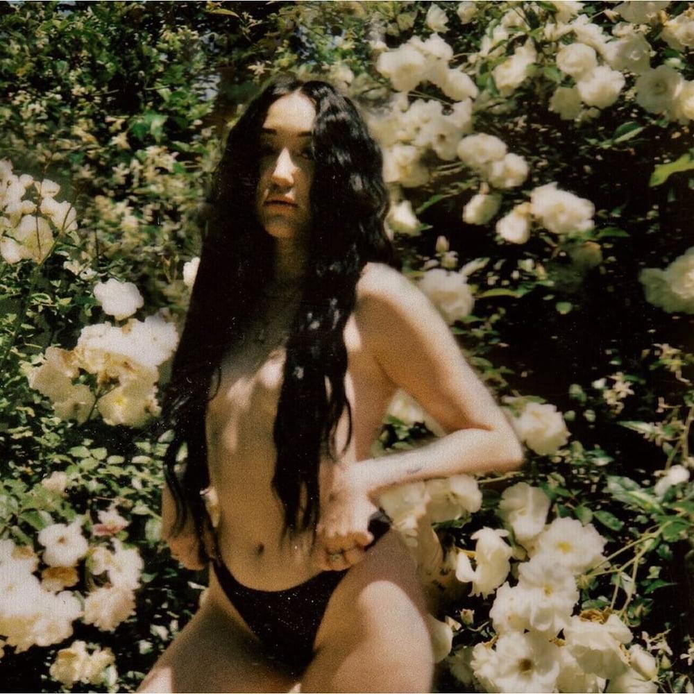 25P Noah Cyrus sexy pics celebrity