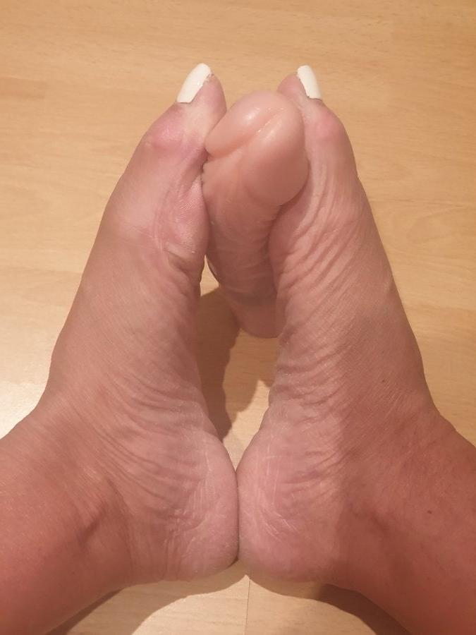 25P exhibitionist milf
