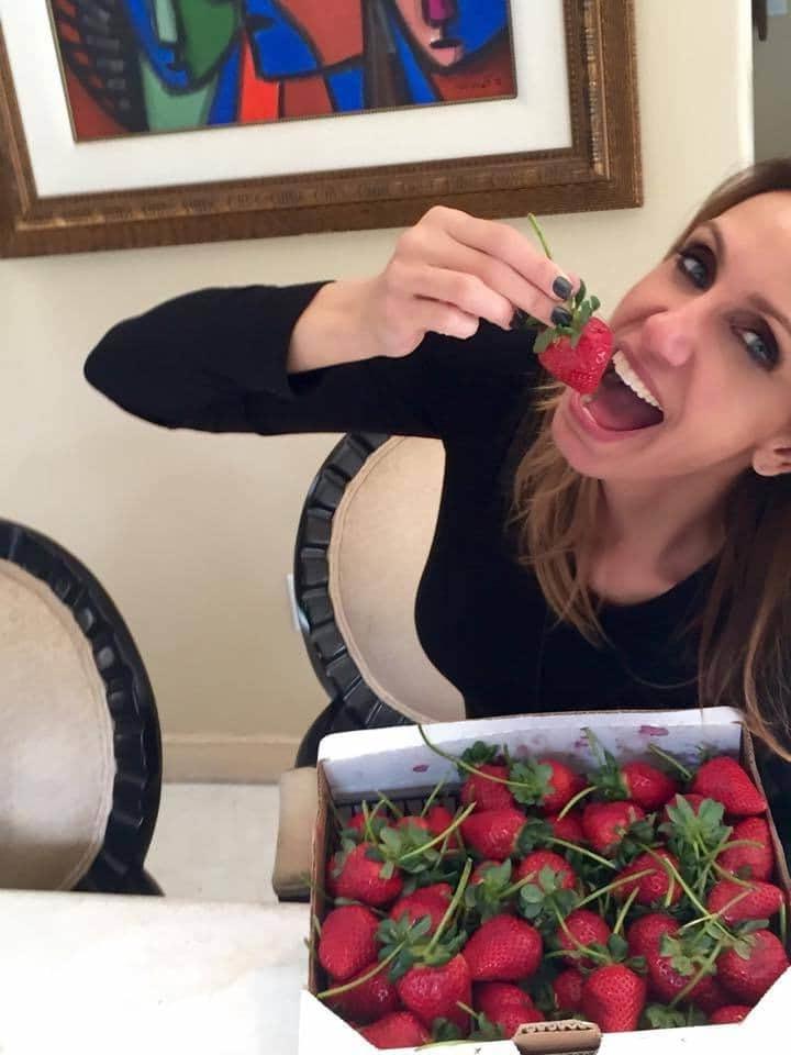 25P Celebrity Boobs - Lili Estefan