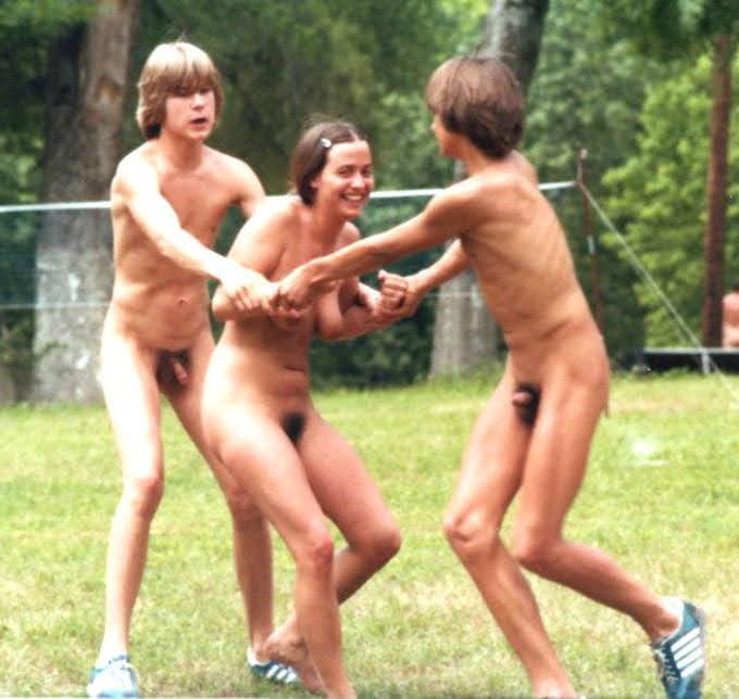 25P Naked Vintage Girls 67