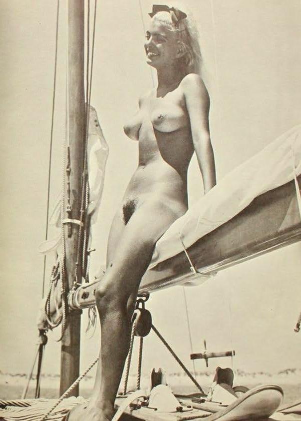 25P Naked Vintage Girls 67