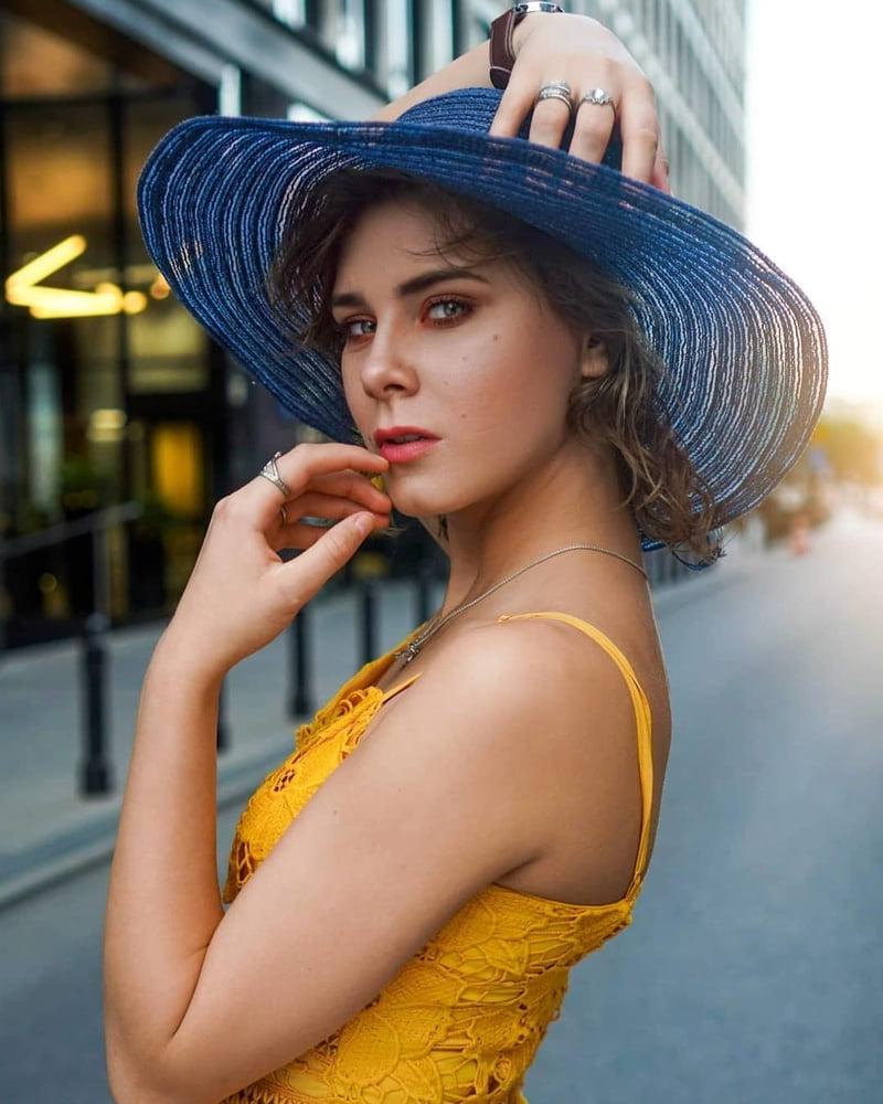 25P Mariola Lisicka (Polish actress)