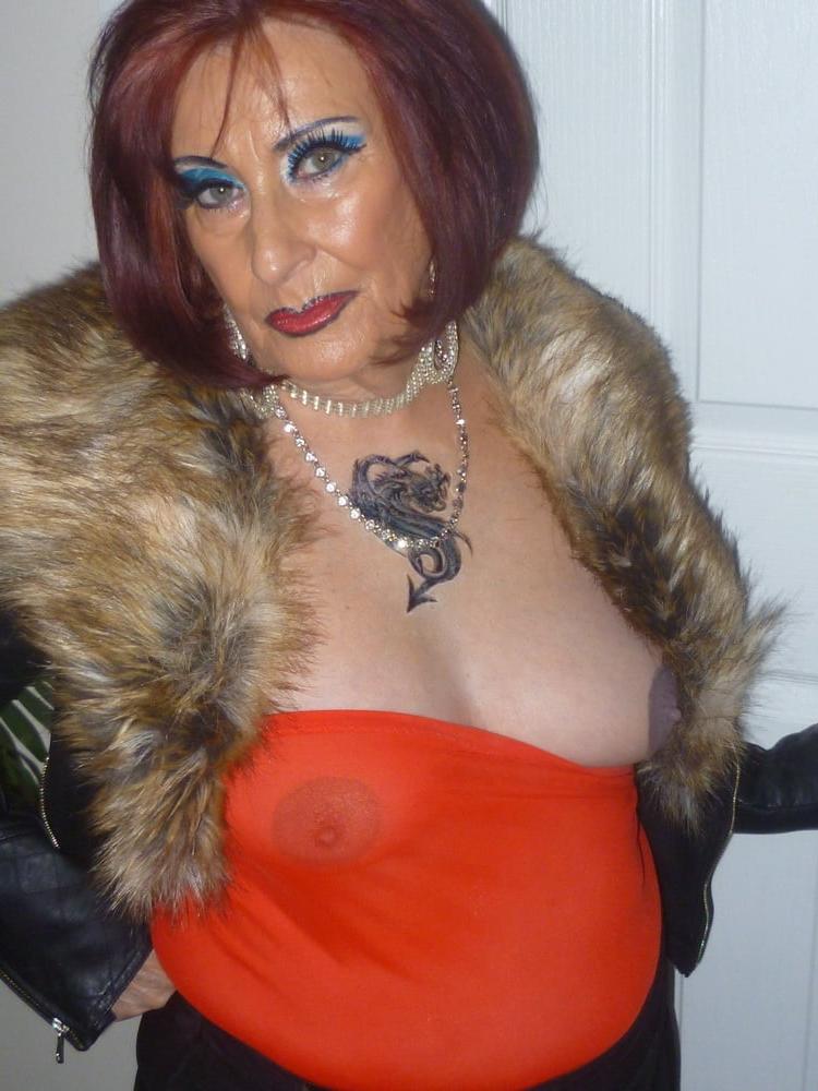 21P Evelyn UK GILF 6