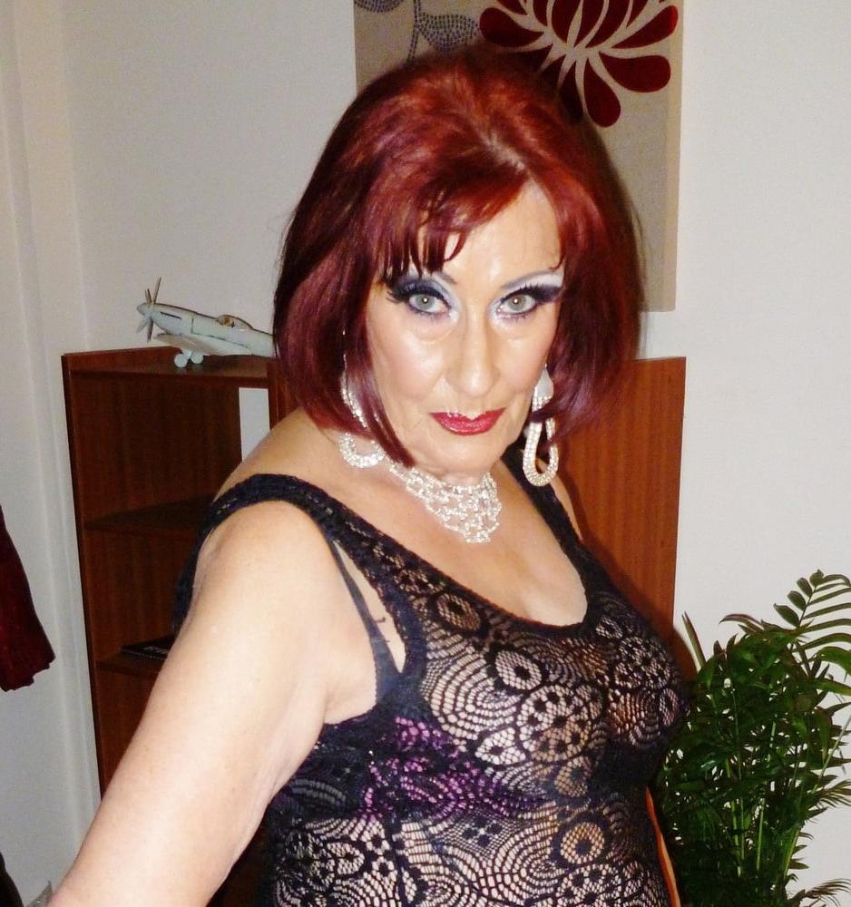 21P Evelyn UK GILF 6