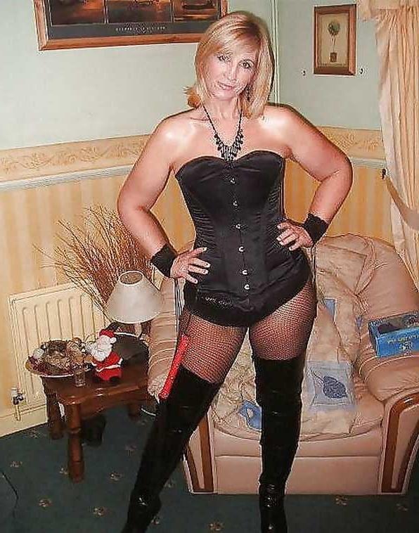 25P From MILF to GILF with Matures in between 304
