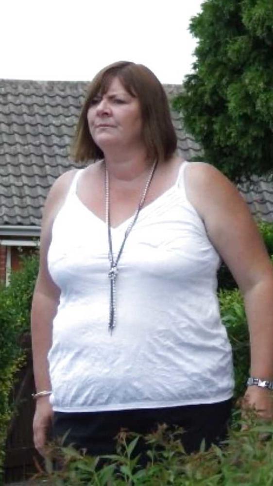 25P From MILF to GILF with Matures in between 308