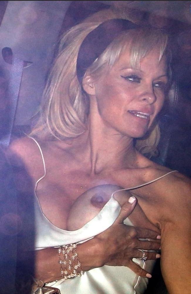25P Celebrity ..  Pamela anderson nude pics