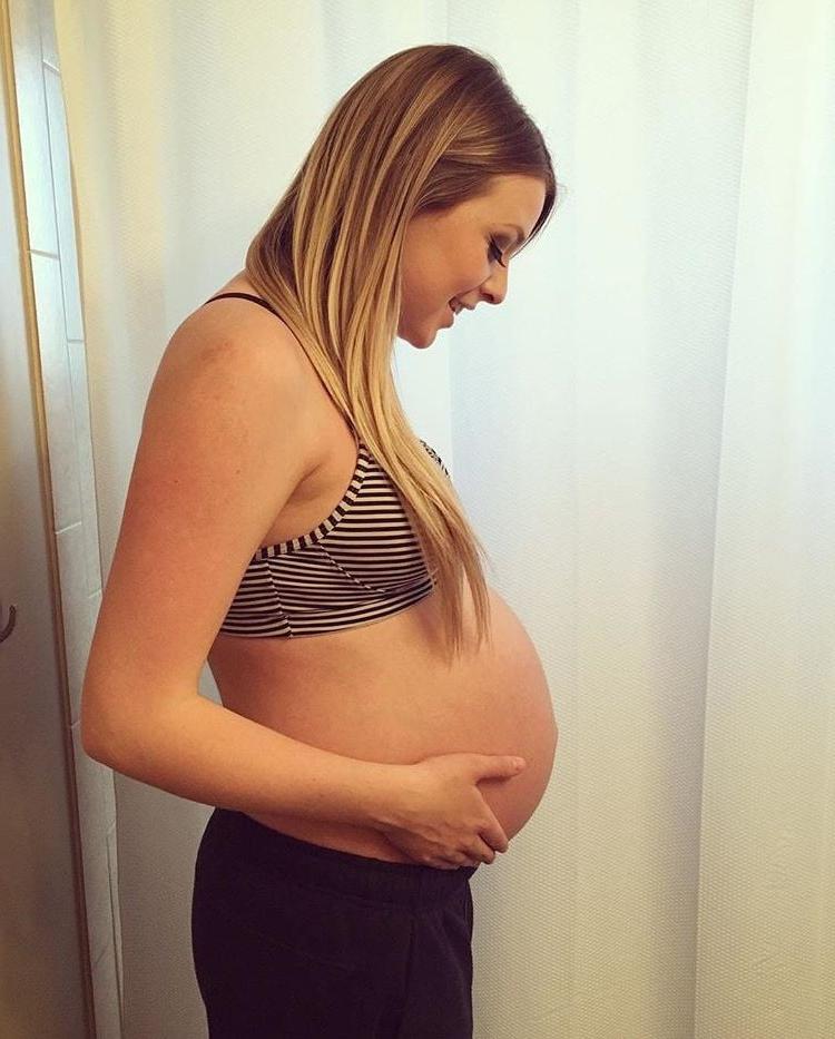 25P pregnant