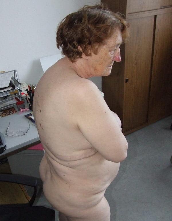 25P Ripe banana inserted in grandma Else's depraved pussy